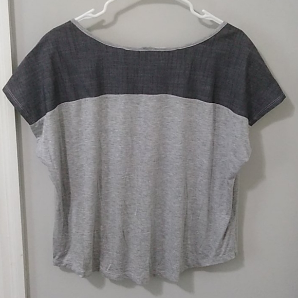 ✝ Gray Black Cross Graphic Tee - Picture 2 of 3